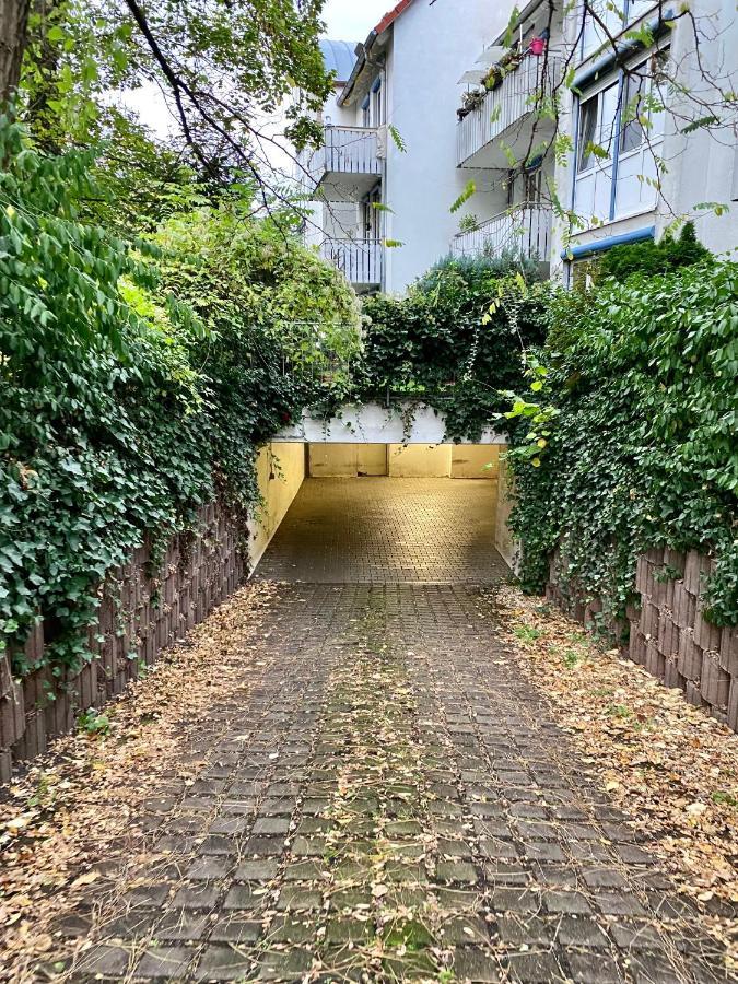 Wohlfuehl-Apartment Mit Kostenfreier Tiefgarage, Wifi & Terrasse Lipcse Kültér fotó
